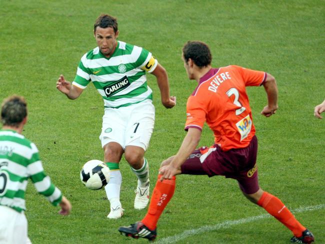 Scott McDonald in action for Celtic against the Roar in 2009.