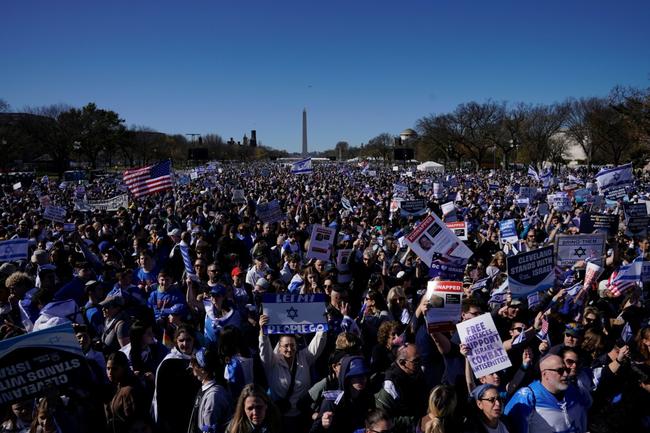 Demonstrators gather in Washington in support of Israel and to denounce anti-Semitism