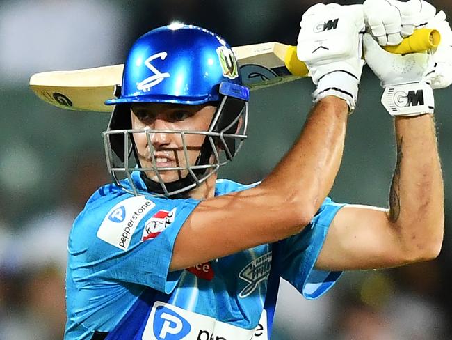 ADELAIDE, AUSTRALIA - JANUARY 05: Matt Short of the Strikers bats during the Men's Big Bash League match between the Adelaide Strikers and the Hobart Hurricanes at Adelaide Oval, on January 05, 2023, in Adelaide, Australia. (Photo by Mark Brake/Getty Images)