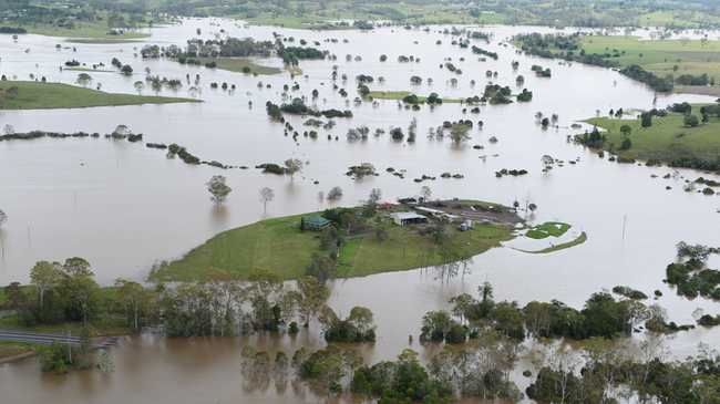 Floods cause farmers to lose millions in stock, crops | Daily Telegraph