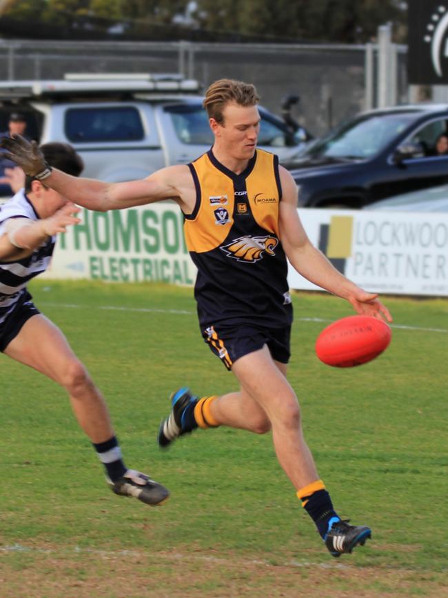 Josh Mellington suffered a serious hamstring injury in round 10 in his first season with Bears Lagoon-Serpentine.