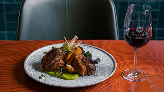 Lamb rack and pea puree at Marion Hotel
