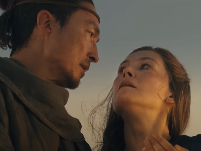 Rosamund Pike as Moiraine and Daniel Henney as Lan in The Wheel of Time. Picture: Prime Video