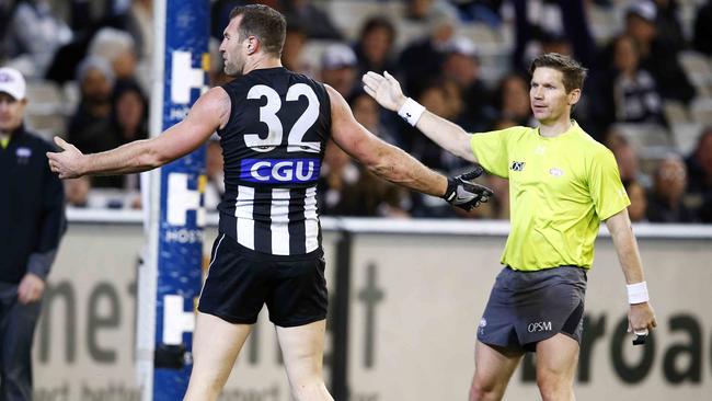 Collingwood forward Travis Cloke remonstrates with the umpire. Picture: Michael Klein