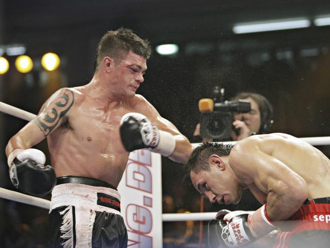 Pittman (L) fights Germany’s Felix Sturm for the WBA Middleweight Championship.