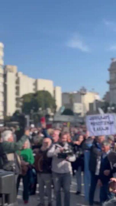 Crowds Flock to National Congress for 'Ni Una Menos' Protest