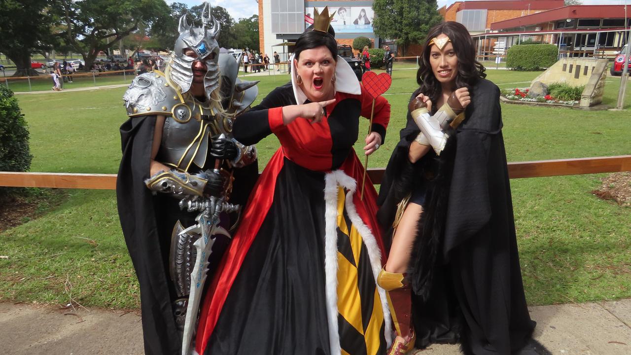traz_cosplay, neenielee and kdawg_cosplay (cosplay).