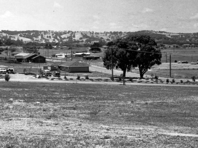 Ridgway Drive Flagstaff Hill 1969 CREDIT ONKAPARINGA COUNCIL SOUTHERN BUMPER