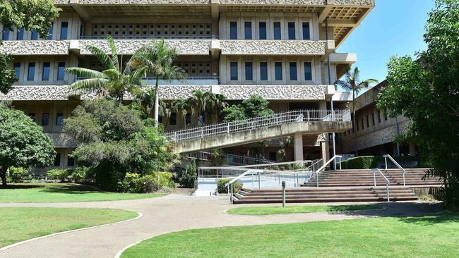 Townsville Court House. Picture: Shae Beplate.