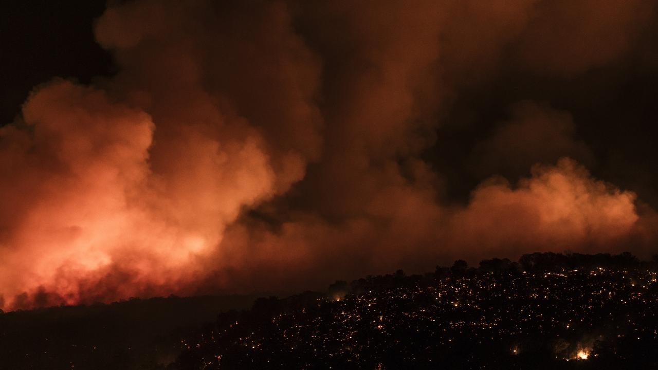 Bushfires burning around Dalveen as seen from Old Stanthorpe Rd, Tuesday, October 31, 2023. Picture: Kevin Farmer