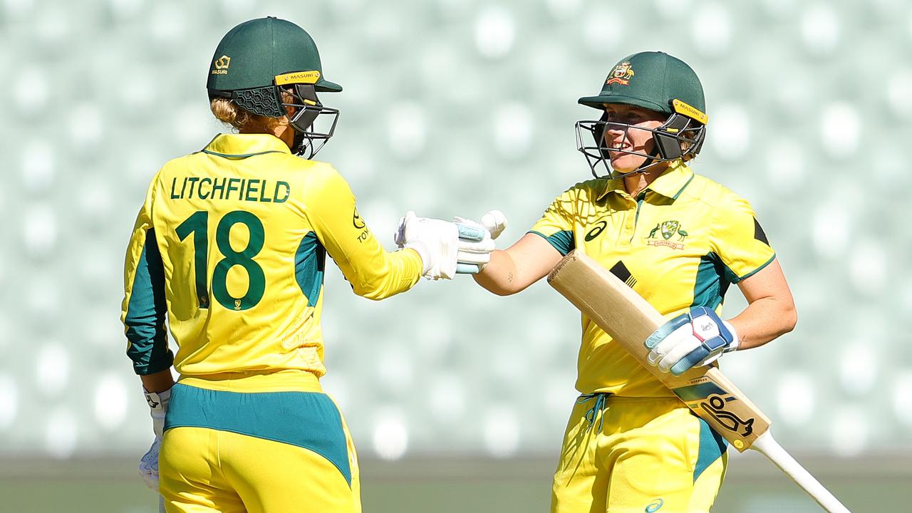 Alyssa Healy with her new batting partner Phoebe Litchfield . (Photo by Sarah Reed/Getty Images)