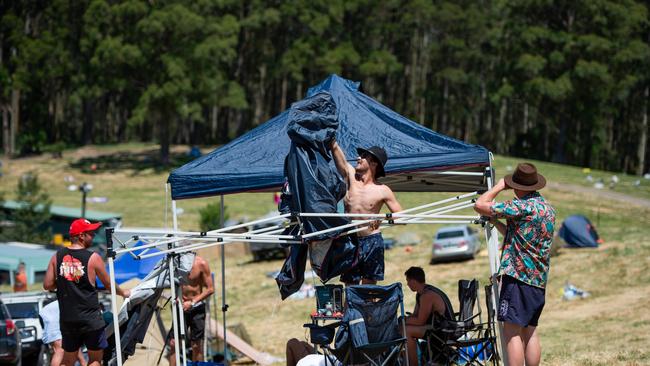 9000 campers being evacuated from the Falls Music Festival in Lorne last December. Picture: Jason Edwards