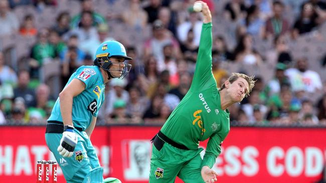 Shane Warne says Adam Zampa is ready to assert himself on BBL finals.