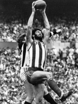 Gary Dempsey takes a mark during the 1979 preliminary final against Collingwood.