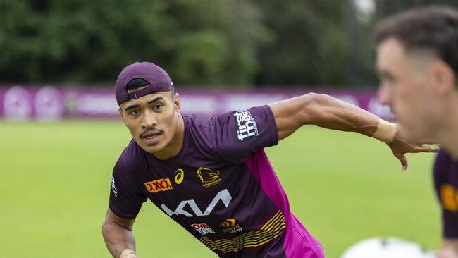 The Broncos complained to the NRL, accusing the Dolphins of trying to entice Mariner to coerce the centre to break his Broncos deal.