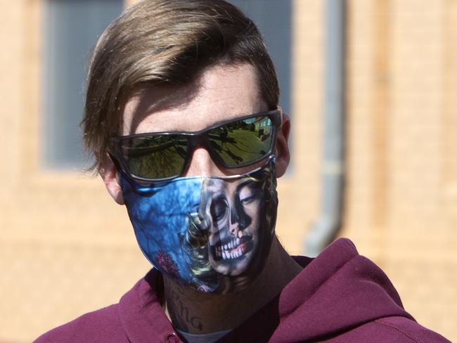 ADELAIDE, AUSTRALIA - NewsWire Photos  SEPTEMBER 16, 2021: Mathew Stephen Dowden leaves Elizabeth Magistrates Court in Elizabeth, SA. Mr Dowden is one of the two adults who was throwing rocks at homes and cars in Burton. Picture: NCA NewsWire/NO BYLINE