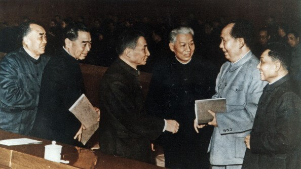 Left to right: Zhu De, Zhou Enlai, Chen Yun, Liu Shaoqi, Mao Zedong, and Deng Xiaoping.