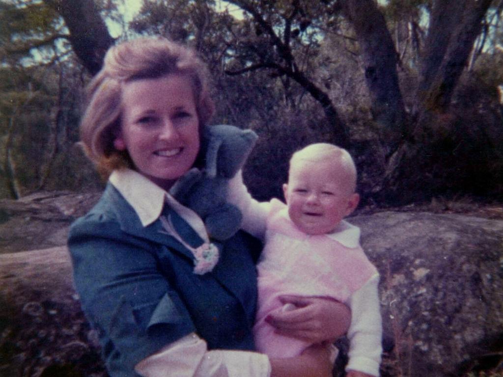 Missing Lyn Dawson with daughter Shanelle at her Bayview home in 1978. 