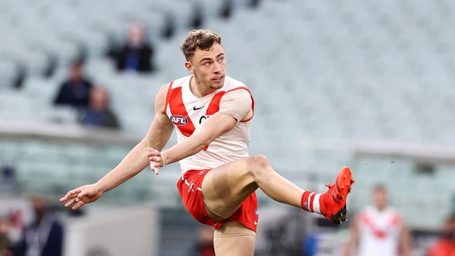 Sydney’s Will Hayward snaps at goal. Picture: Michael Klein