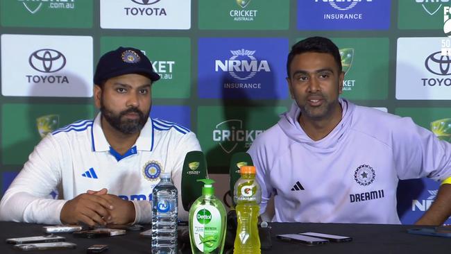 Ravi Ashwin (right) announced his retirement after the Gabba Test. Photo: Fox Cricket.