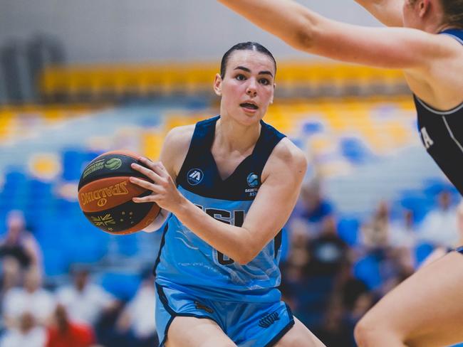 Jessie-May Hall in action for NSW at the 2025 Basketball Australia Under-20 National Championships. Picture: Taylor Earnshaw