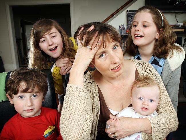 Stressed mother Billie Wyckelsma and her chikdren, (L to R) Stephanie, 13, Benjamin, 2, Eleanor, 10, and Isabelle, 5 months.