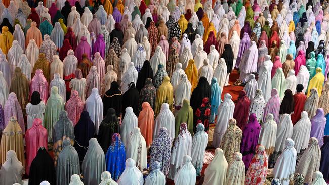 Muslim people pray on the first night of the holy month in 2019 in Jakarta. Picture: AFP