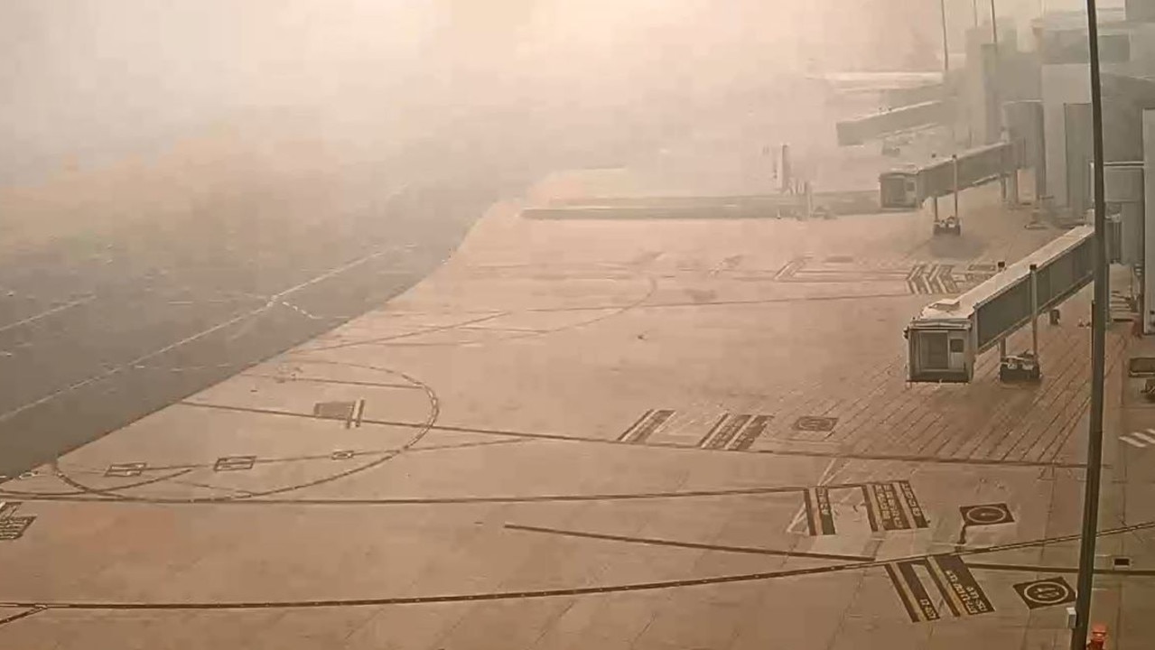Smoke has inundated Canberra Airport after the devastating New Year's Eve 2019 bushfires on the NSW South Coast.