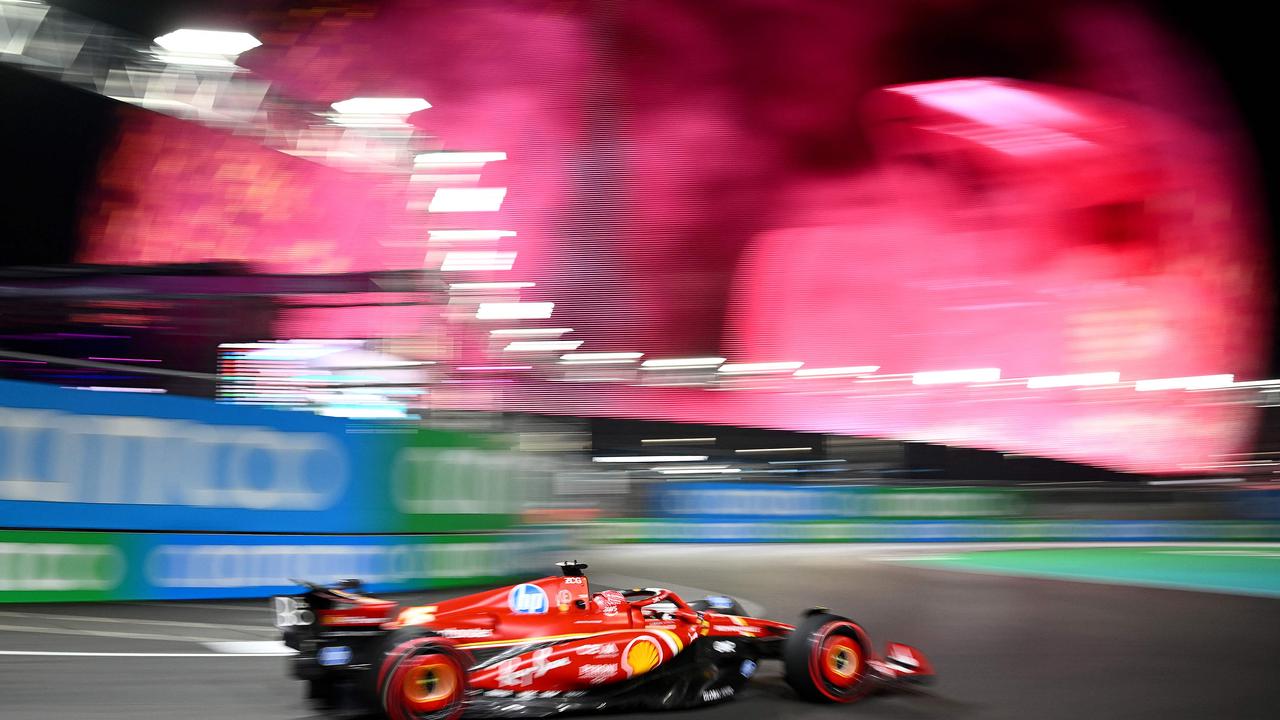 LAS VEGAS, NEVADA - NOVEMBER 22: Charles Leclerc of Monaco driving the (16) Ferrari SF-24 on track during qualifying ahead of the F1 Grand Prix of Las Vegas at Las Vegas Strip Circuit on November 22, 2024 in Las Vegas, Nevada. Clive Mason/Getty Images/AFP (Photo by CLIVE MASON / GETTY IMAGES NORTH AMERICA / Getty Images via AFP)