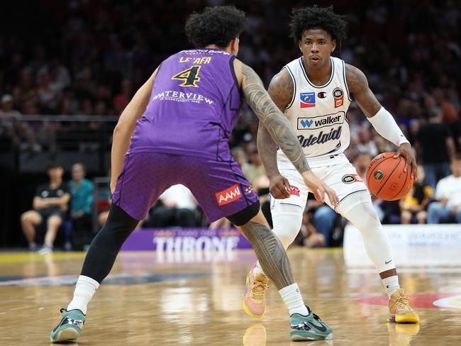 36ers star Kendric Davis looks for a path to the basket. Picture: Getty Images