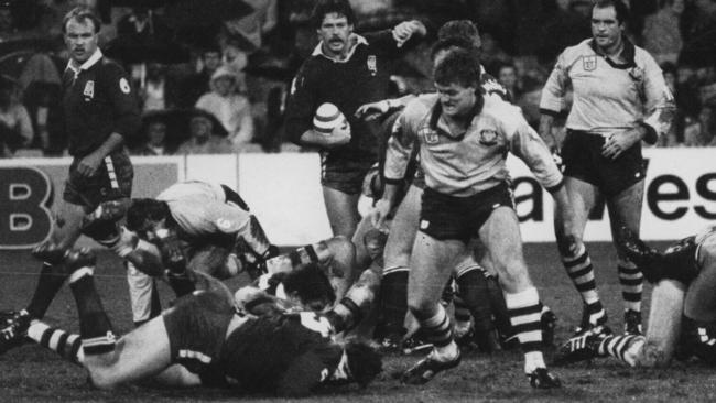 <a capiid="ef74de80aa0fda3ef0c32907773d4ffc" class="capi-video">Smith winds up Bellamy</a>                      1984: Players during all-in brawl in NSW v Queensland State of Origin game at SCG in Sydney, 1984. Pic News Limited Rugby League / Fight