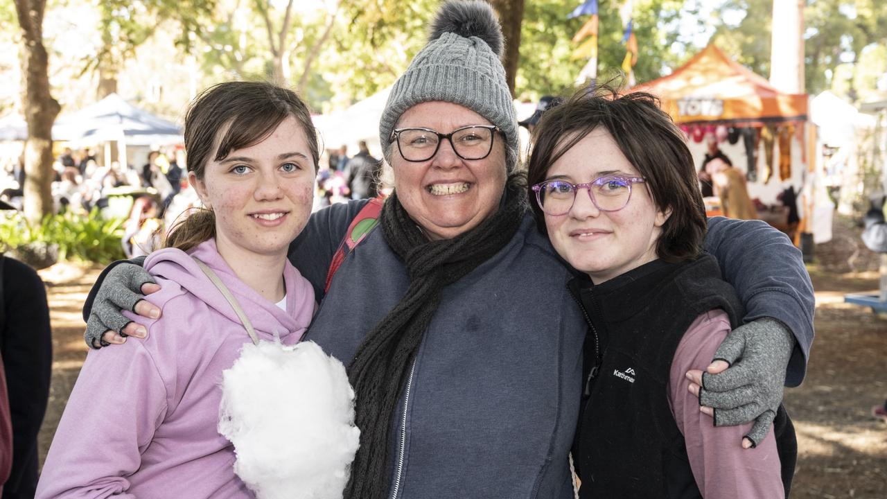 Toowoomba event photo gallery social pictures The Glennie School Fair ...