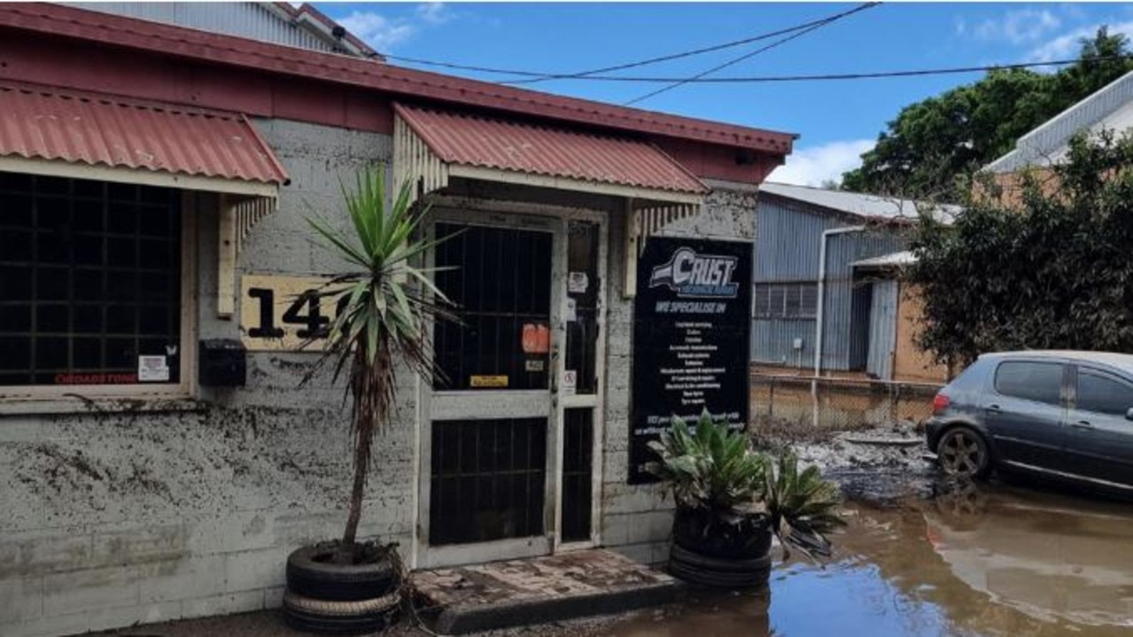 Inondation dans le Queensland: les habitants font un don au mécanicien Luke Crust après l’endommagement de l’atelier