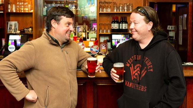 Election pub talk: Richard Smith and Lee Del Pizzo at the Royal Oak Hotel in Parramatta this week. (AAP IMAGE/Jordan Shields)