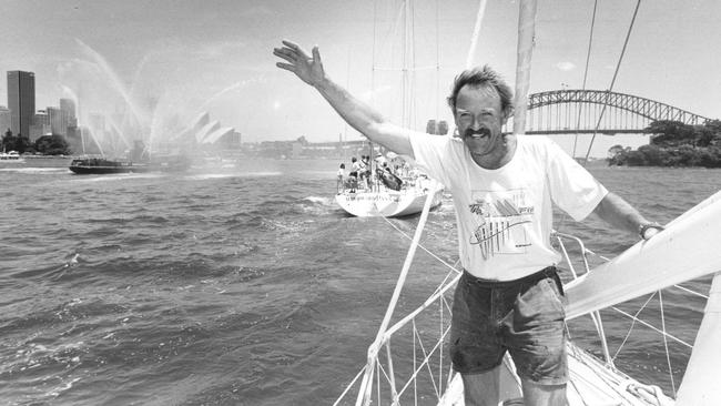 Ian Kiernan arrives in Sydney aboard Spirit of Sydney in December 1986.