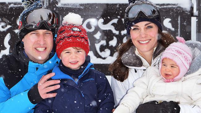 FRENCH ALPS, FRANCE - MARCH 3: (NEWS EDITORIAL USE ONLY. NO COMMERCIAL USE. NO MERCHANDISING) (Alternate crop of #514133584) Catherine, Duchess of Cambridge and Prince William, Duke of Cambridge, with their children, Princess Charlotte and Prince George, enjoy a short private skiing break on March 3, 2016 in the French Alps, France. (Photo by John Stillwell - WPA Pool/Getty Images) (TERMS OF RELEASE - News editorial use only - it being acknowledged that news editorial use includes newspapers, newspaper supplements, editorial websites, books, broadcast news media and magazines, but not (by way of example) calendars or posters.)