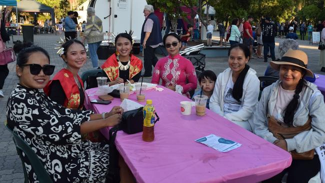 Ina Chugg, Adinda Meida,Lulu Rahayu, Ella Andrews, Tin Shelton and Shintya Mauliua