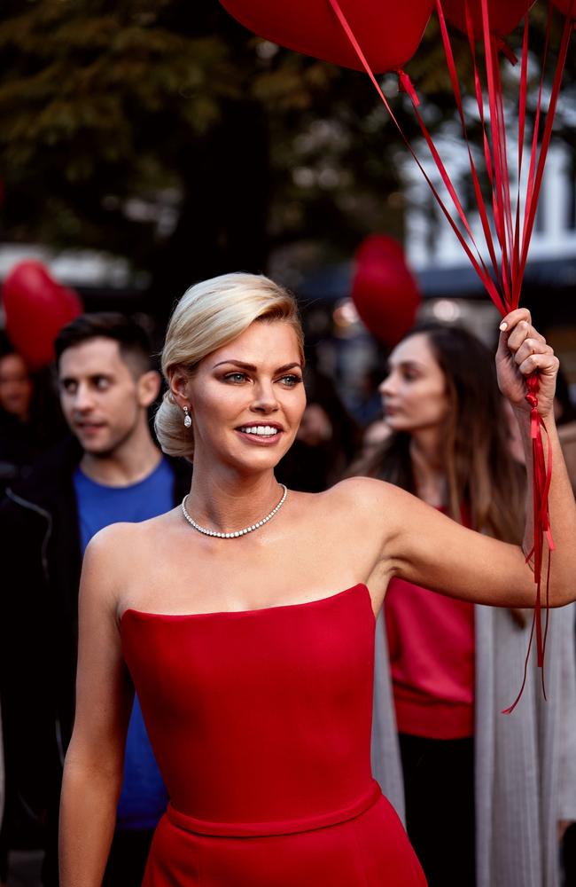 The Bachelorette Australia 2017 Sophie Monk On Awkward Kissing And