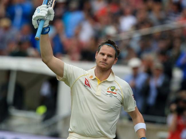 Australia's Steve Smith acknowledges the crowd as he leaves the field after being bowled by England's Stuart Broad for 144 on the opening day of the first Ashes cricket Test match between England and Australia at Edgbaston in Birmingham, central England on August 1, 2019. (Photo by Lindsey Parnaby / AFP) / RESTRICTED TO EDITORIAL USE. NO ASSOCIATION WITH DIRECT COMPETITOR OF SPONSOR, PARTNER, OR SUPPLIER OF THE ECB