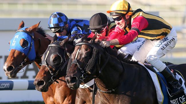 Boom brothers fight out Doomben 10,000 in a spirited all-Queensland ...