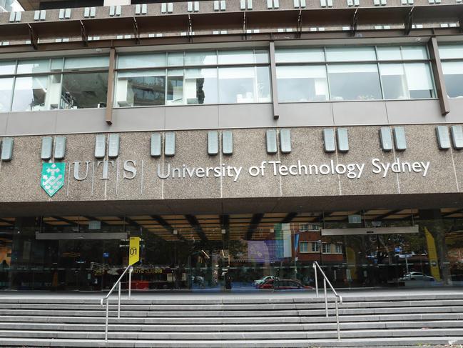 UTS, along with Australia’s other leading universities, faces an ‘extremely high’ risk of losing its research capacity according to a new report. Picture: John Feder