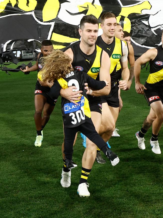 Cotchin ran through the banner with his kids. Photo by Michael Willson/AFL Photos via Getty Images