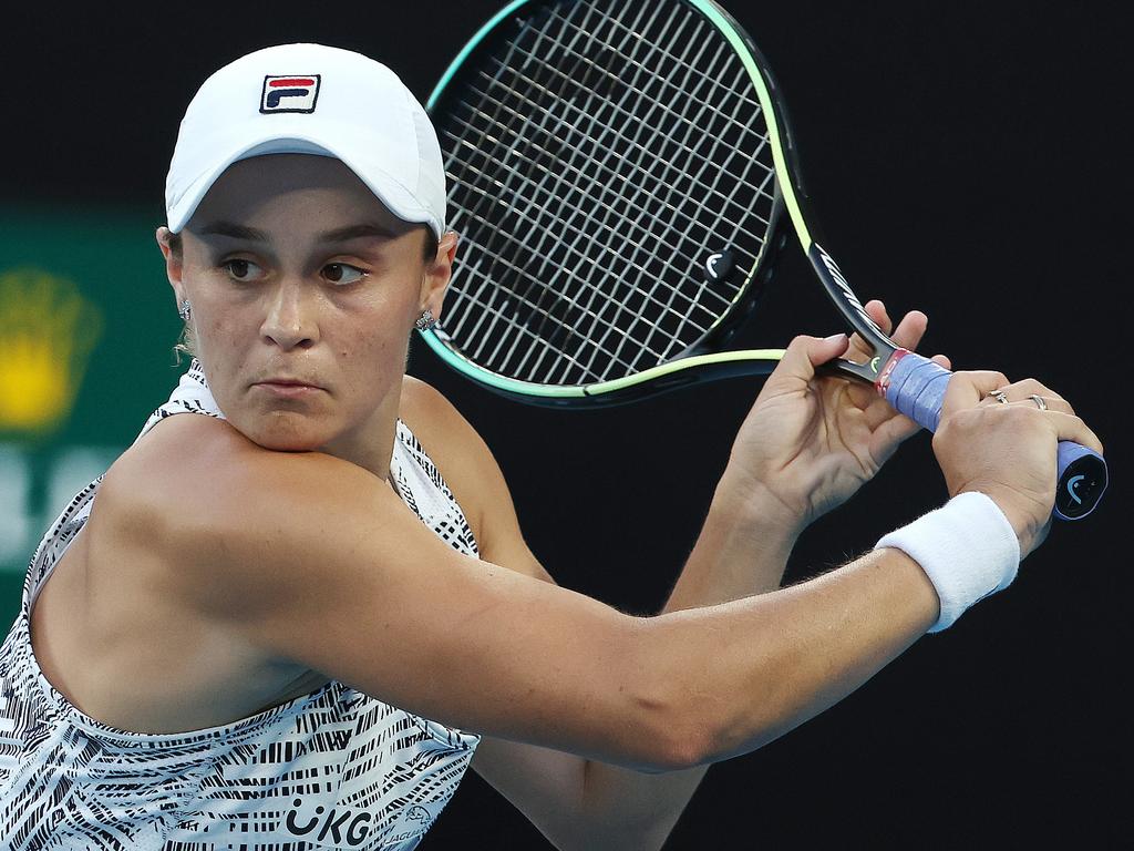 MELBOURNE.  25/01/2022. Australian Open Tennis.  Day 9. Ash Barty vs Jessica Pegula on Rod Laver Arena.    Ash Barty in action during her match against Jessica Pegula tonight on Rod laver arena.  Photo by Michael Klein
