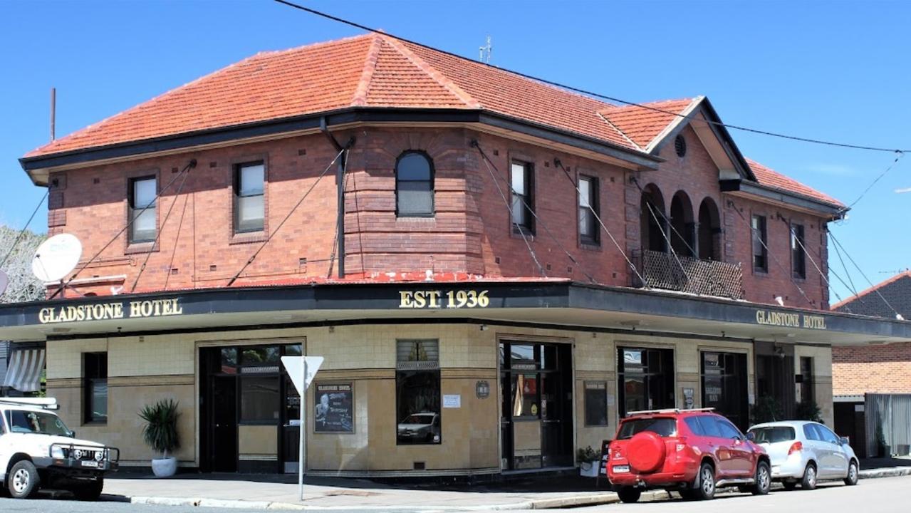 22 Tooheys New schooners served to patron lands Gladstone Hotel ...