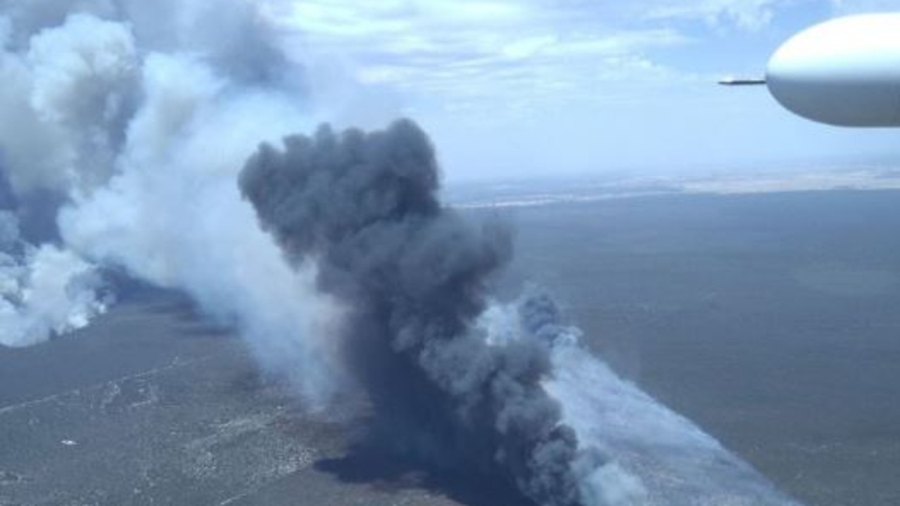 Firefighters battle out-of-control blaze in national park