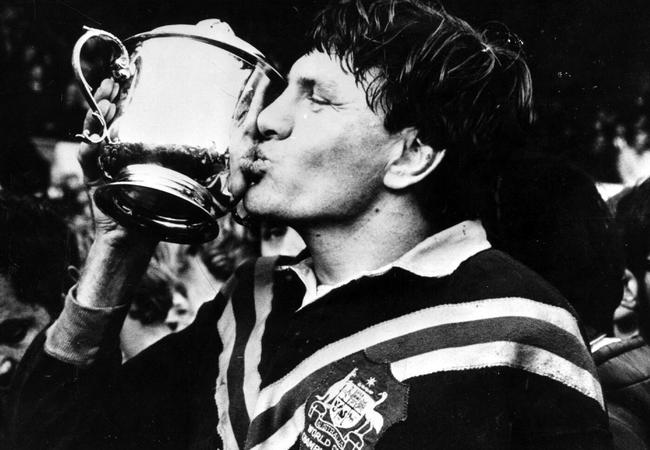 Ron Coote, one of the greats.