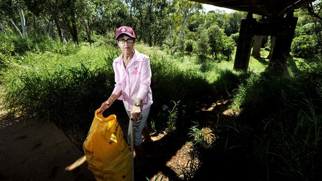 Katherine's very own 'Rubbish Warrior' Jenny Duggan. Jenny goes on regular walks to pick up bottles, cans and bongs around Katherine.