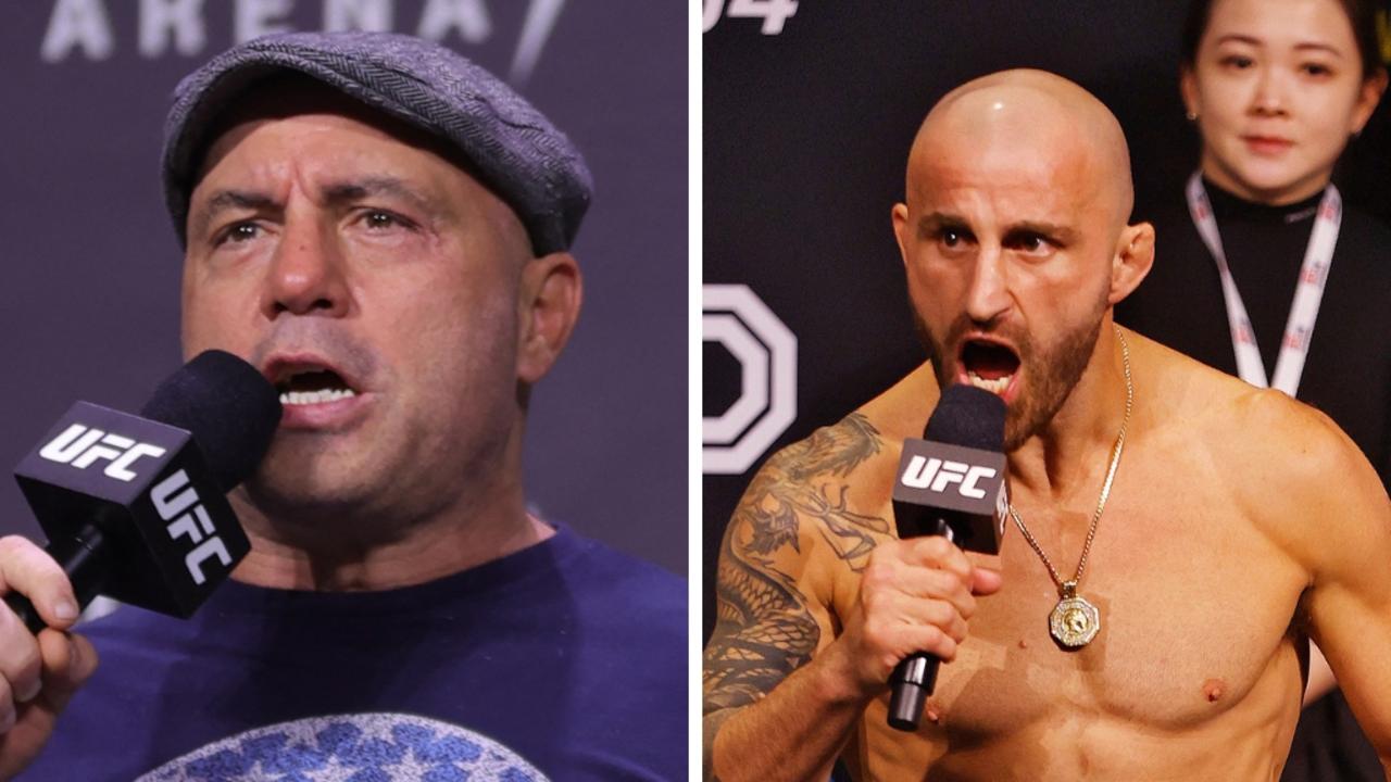 Joe Rogan (L) and Alexander Volkanovski (R)