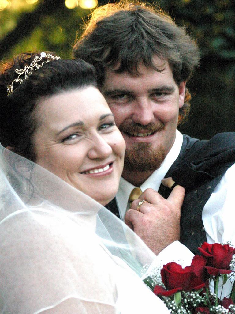 Michelle Passlow and Robert Behrendorff were married on June 20, 2004.