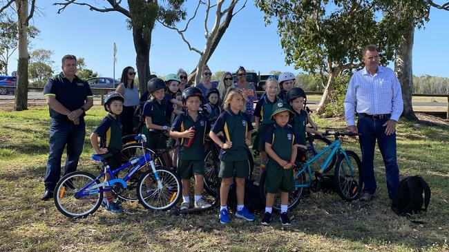 Burnett MP Stephen Bennett met with local parents to call on the government to make the intersection of Hughes Rd and Bargara Rd safer.